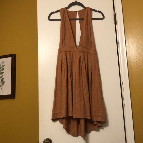 Open back with tie dress - Picture 4 of 10